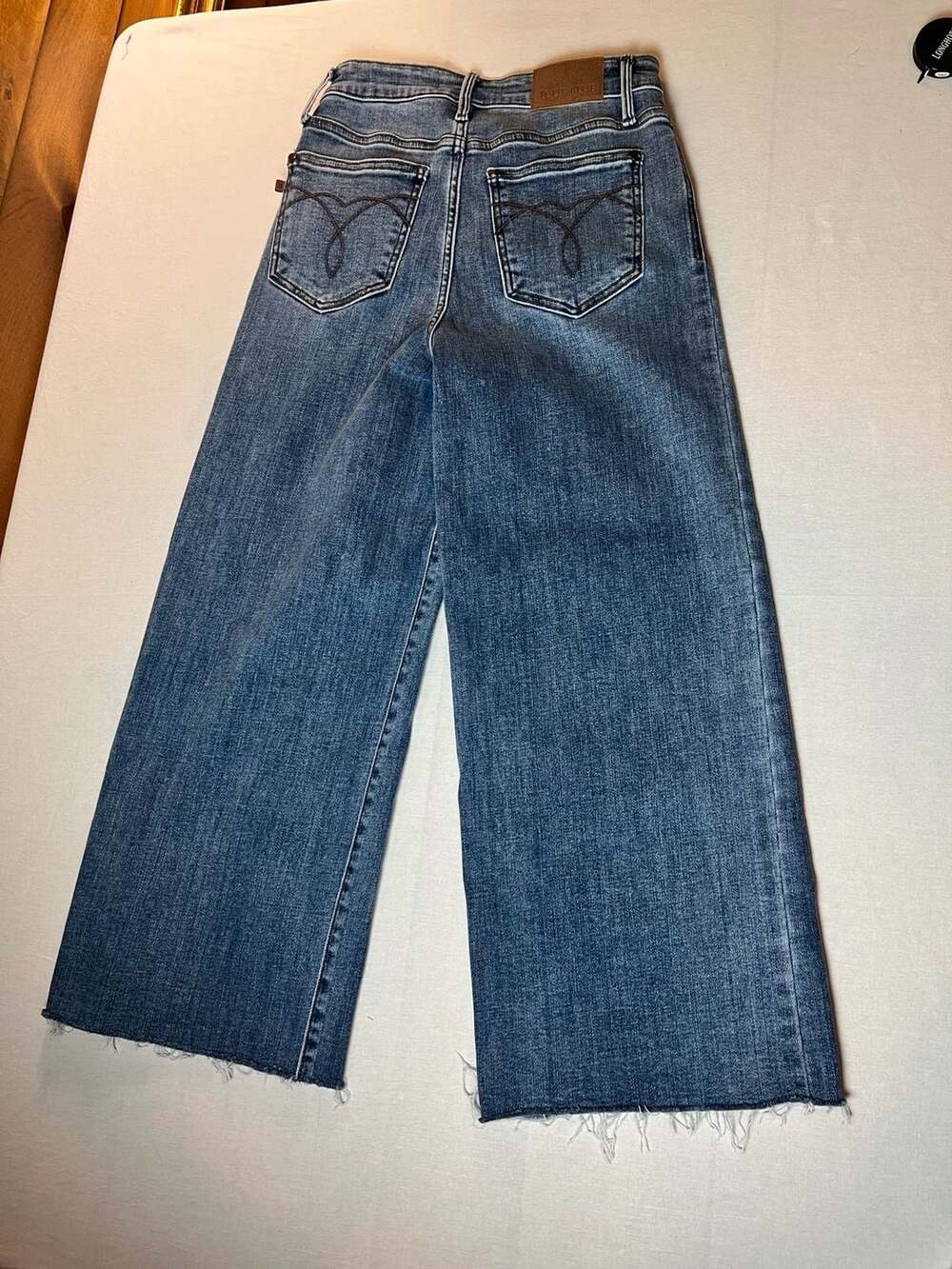 Judy Blue Wide Leg Raw Hem Jeans Size 3/26